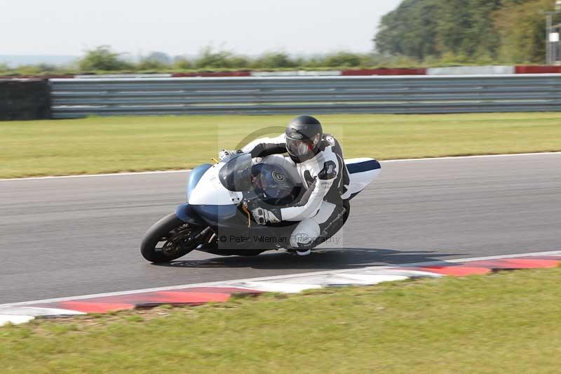 Motorcycle action photographs;Trackday digital images;event digital images;eventdigitalimages;no limits trackday;peter wileman photography;snetterton;snetterton circuit norfolk;snetterton photographs;trackday;trackday photos