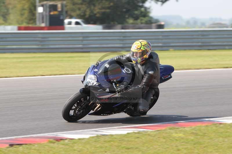 Motorcycle action photographs;Trackday digital images;event digital images;eventdigitalimages;no limits trackday;peter wileman photography;snetterton;snetterton circuit norfolk;snetterton photographs;trackday;trackday photos