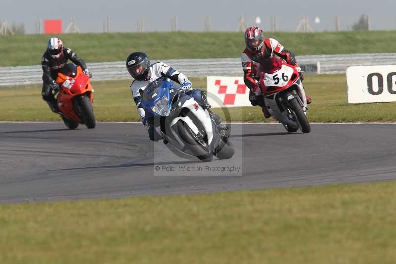 Motorcycle action photographs;Trackday digital images;event digital images;eventdigitalimages;no limits trackday;peter wileman photography;snetterton;snetterton circuit norfolk;snetterton photographs;trackday;trackday photos