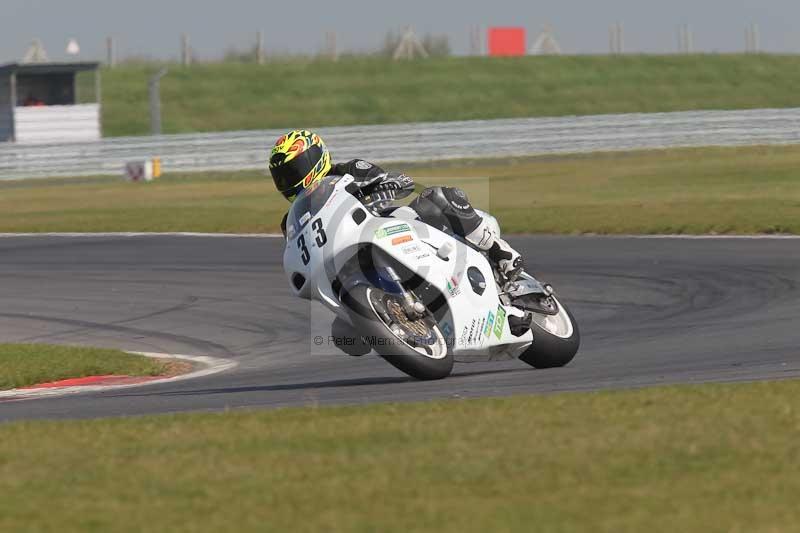 Motorcycle action photographs;Trackday digital images;event digital images;eventdigitalimages;no limits trackday;peter wileman photography;snetterton;snetterton circuit norfolk;snetterton photographs;trackday;trackday photos