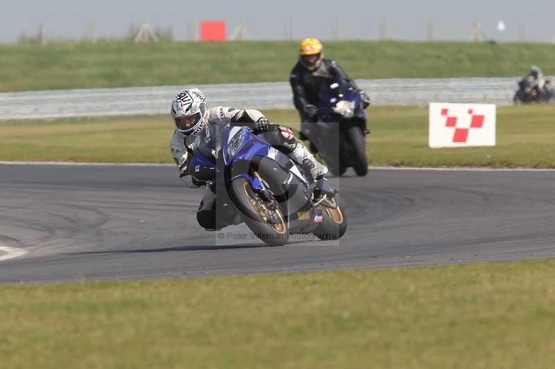 Motorcycle action photographs;Trackday digital images;event digital images;eventdigitalimages;no limits trackday;peter wileman photography;snetterton;snetterton circuit norfolk;snetterton photographs;trackday;trackday photos