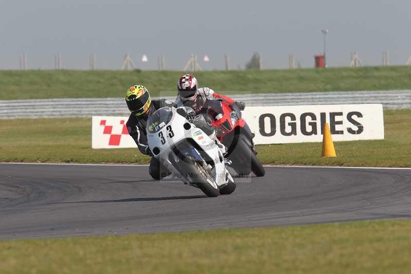 Motorcycle action photographs;Trackday digital images;event digital images;eventdigitalimages;no limits trackday;peter wileman photography;snetterton;snetterton circuit norfolk;snetterton photographs;trackday;trackday photos