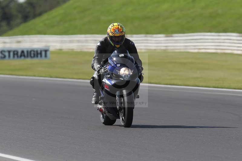 Motorcycle action photographs;Trackday digital images;event digital images;eventdigitalimages;no limits trackday;peter wileman photography;snetterton;snetterton circuit norfolk;snetterton photographs;trackday;trackday photos