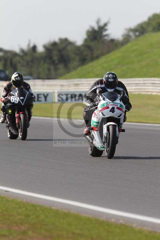 Motorcycle action photographs;Trackday digital images;event digital images;eventdigitalimages;no limits trackday;peter wileman photography;snetterton;snetterton circuit norfolk;snetterton photographs;trackday;trackday photos