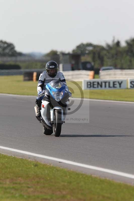 Motorcycle action photographs;Trackday digital images;event digital images;eventdigitalimages;no limits trackday;peter wileman photography;snetterton;snetterton circuit norfolk;snetterton photographs;trackday;trackday photos