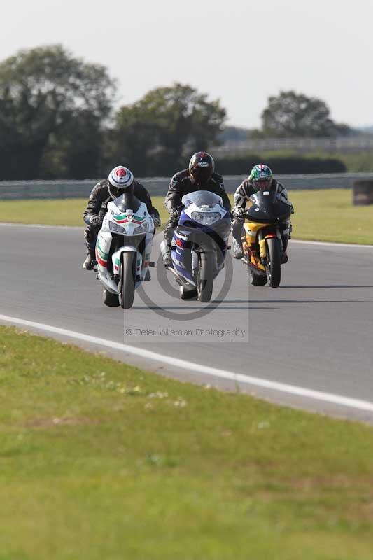 Motorcycle action photographs;Trackday digital images;event digital images;eventdigitalimages;no limits trackday;peter wileman photography;snetterton;snetterton circuit norfolk;snetterton photographs;trackday;trackday photos