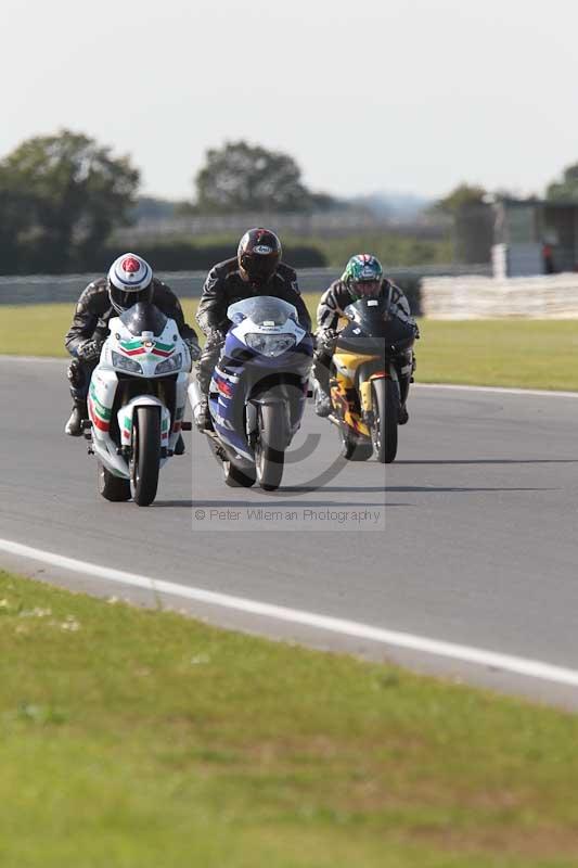 Motorcycle action photographs;Trackday digital images;event digital images;eventdigitalimages;no limits trackday;peter wileman photography;snetterton;snetterton circuit norfolk;snetterton photographs;trackday;trackday photos