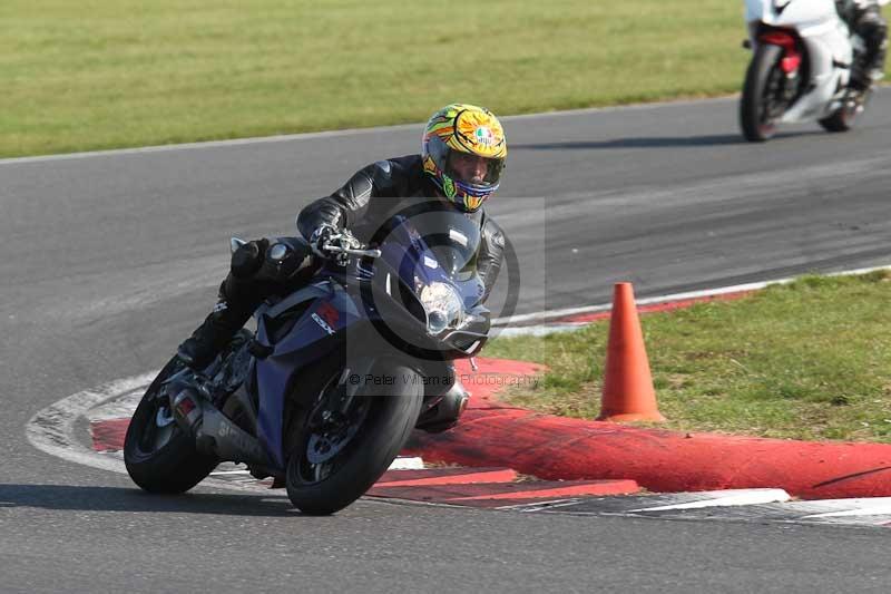Motorcycle action photographs;Trackday digital images;event digital images;eventdigitalimages;no limits trackday;peter wileman photography;snetterton;snetterton circuit norfolk;snetterton photographs;trackday;trackday photos