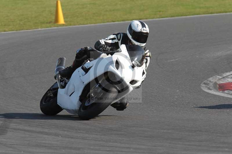 Motorcycle action photographs;Trackday digital images;event digital images;eventdigitalimages;no limits trackday;peter wileman photography;snetterton;snetterton circuit norfolk;snetterton photographs;trackday;trackday photos