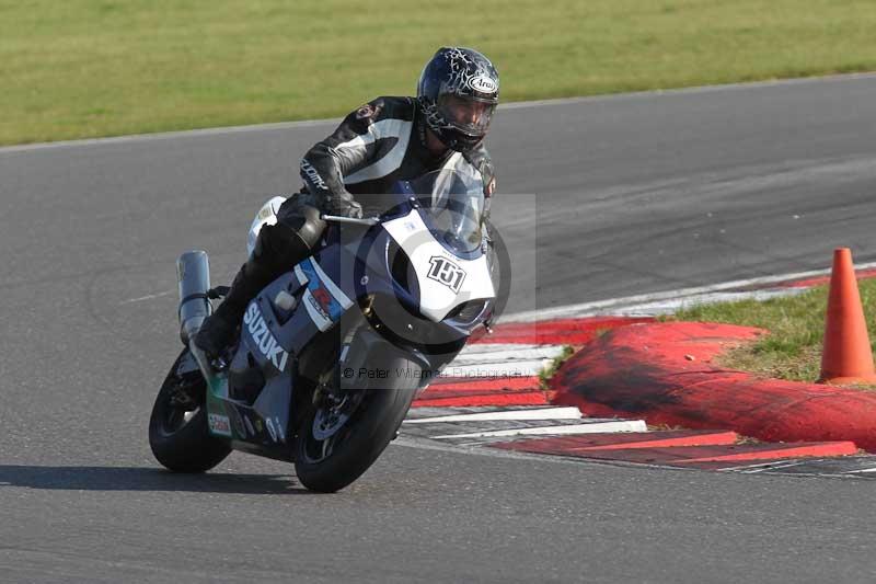 Motorcycle action photographs;Trackday digital images;event digital images;eventdigitalimages;no limits trackday;peter wileman photography;snetterton;snetterton circuit norfolk;snetterton photographs;trackday;trackday photos