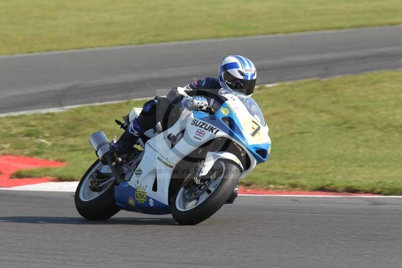 Motorcycle action photographs;Trackday digital images;event digital images;eventdigitalimages;no limits trackday;peter wileman photography;snetterton;snetterton circuit norfolk;snetterton photographs;trackday;trackday photos