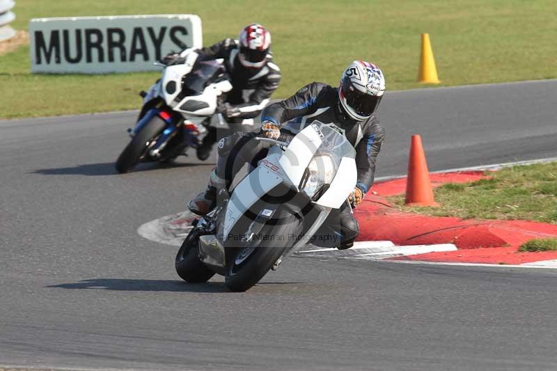 Motorcycle action photographs;Trackday digital images;event digital images;eventdigitalimages;no limits trackday;peter wileman photography;snetterton;snetterton circuit norfolk;snetterton photographs;trackday;trackday photos