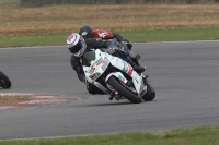 Motorcycle-action-photographs;Trackday-digital-images;event-digital-images;eventdigitalimages;no-limits-trackday;peter-wileman-photography;snetterton;snetterton-circuit-norfolk;snetterton-photographs;trackday;trackday-photos