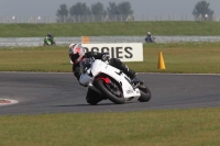 Motorcycle-action-photographs;Trackday-digital-images;event-digital-images;eventdigitalimages;no-limits-trackday;peter-wileman-photography;snetterton;snetterton-circuit-norfolk;snetterton-photographs;trackday;trackday-photos