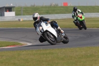 Motorcycle-action-photographs;Trackday-digital-images;event-digital-images;eventdigitalimages;no-limits-trackday;peter-wileman-photography;snetterton;snetterton-circuit-norfolk;snetterton-photographs;trackday;trackday-photos