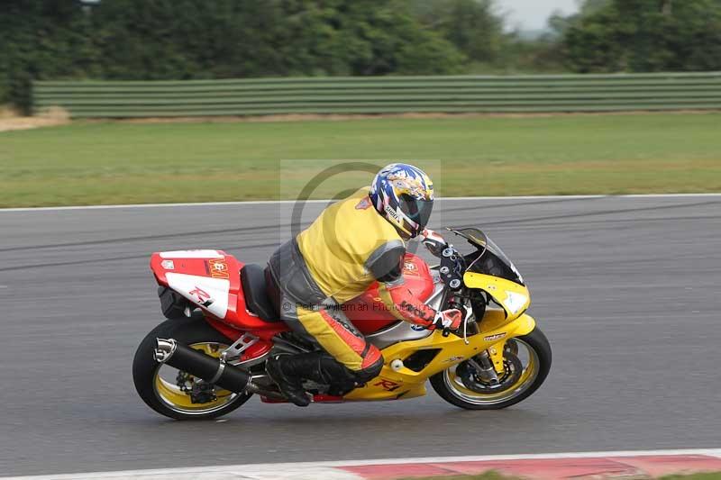 Motorcycle action photographs;Trackday digital images;event digital images;eventdigitalimages;no limits trackday;peter wileman photography;snetterton;snetterton circuit norfolk;snetterton photographs;trackday;trackday photos