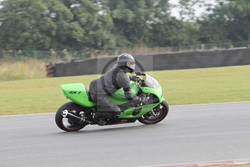 Motorcycle action photographs;Trackday digital images;event digital images;eventdigitalimages;no limits trackday;peter wileman photography;snetterton;snetterton circuit norfolk;snetterton photographs;trackday;trackday photos