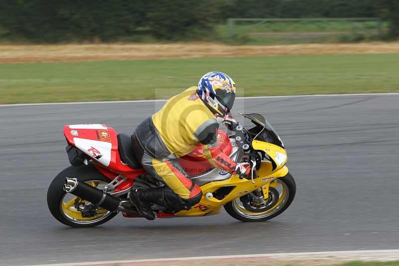 Motorcycle action photographs;Trackday digital images;event digital images;eventdigitalimages;no limits trackday;peter wileman photography;snetterton;snetterton circuit norfolk;snetterton photographs;trackday;trackday photos