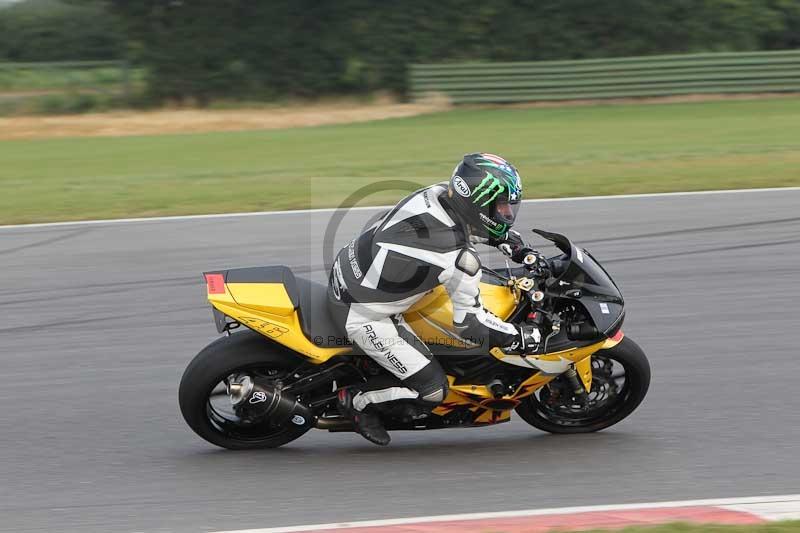 Motorcycle action photographs;Trackday digital images;event digital images;eventdigitalimages;no limits trackday;peter wileman photography;snetterton;snetterton circuit norfolk;snetterton photographs;trackday;trackday photos