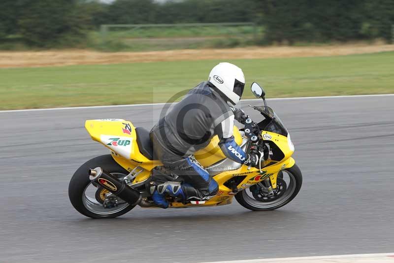 Motorcycle action photographs;Trackday digital images;event digital images;eventdigitalimages;no limits trackday;peter wileman photography;snetterton;snetterton circuit norfolk;snetterton photographs;trackday;trackday photos