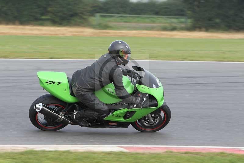 Motorcycle action photographs;Trackday digital images;event digital images;eventdigitalimages;no limits trackday;peter wileman photography;snetterton;snetterton circuit norfolk;snetterton photographs;trackday;trackday photos
