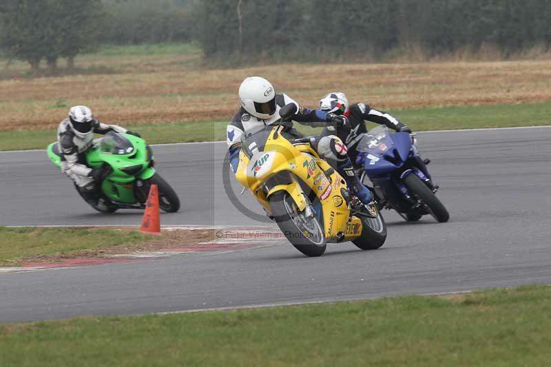 Motorcycle action photographs;Trackday digital images;event digital images;eventdigitalimages;no limits trackday;peter wileman photography;snetterton;snetterton circuit norfolk;snetterton photographs;trackday;trackday photos