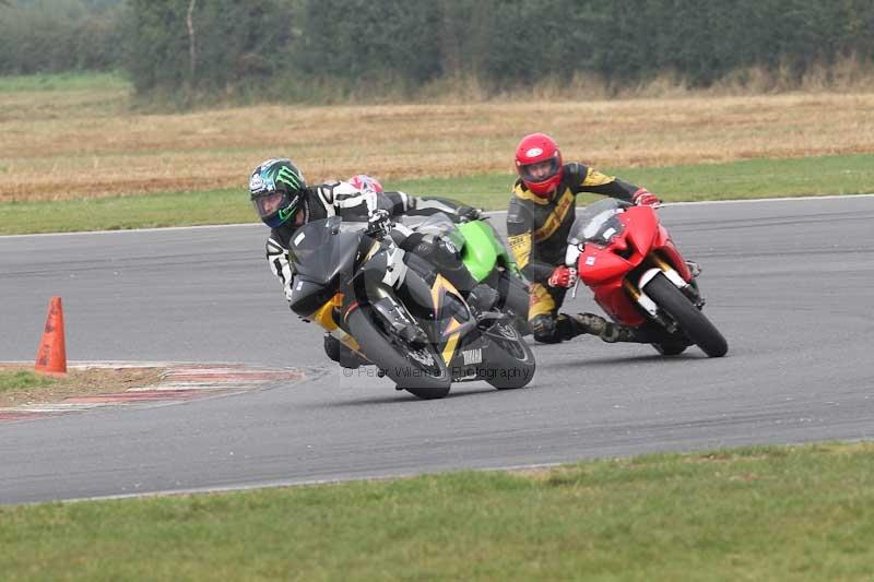 Motorcycle action photographs;Trackday digital images;event digital images;eventdigitalimages;no limits trackday;peter wileman photography;snetterton;snetterton circuit norfolk;snetterton photographs;trackday;trackday photos