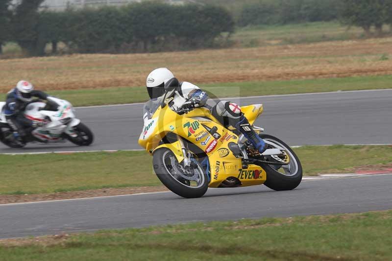 Motorcycle action photographs;Trackday digital images;event digital images;eventdigitalimages;no limits trackday;peter wileman photography;snetterton;snetterton circuit norfolk;snetterton photographs;trackday;trackday photos