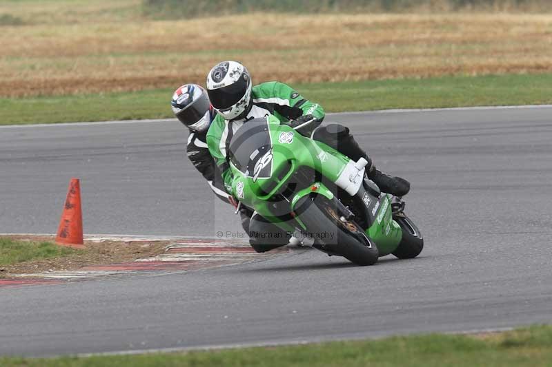 Motorcycle action photographs;Trackday digital images;event digital images;eventdigitalimages;no limits trackday;peter wileman photography;snetterton;snetterton circuit norfolk;snetterton photographs;trackday;trackday photos
