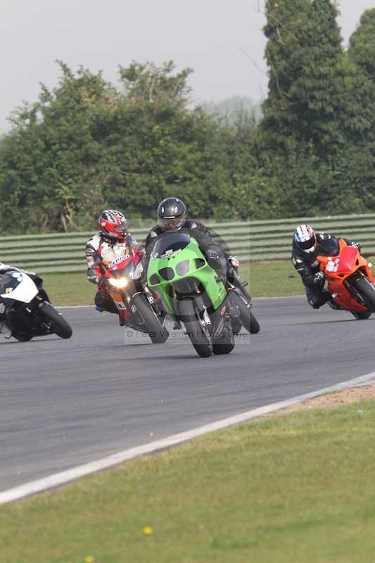 Motorcycle action photographs;Trackday digital images;event digital images;eventdigitalimages;no limits trackday;peter wileman photography;snetterton;snetterton circuit norfolk;snetterton photographs;trackday;trackday photos