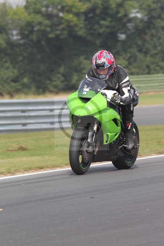 Motorcycle action photographs;Trackday digital images;event digital images;eventdigitalimages;no limits trackday;peter wileman photography;snetterton;snetterton circuit norfolk;snetterton photographs;trackday;trackday photos