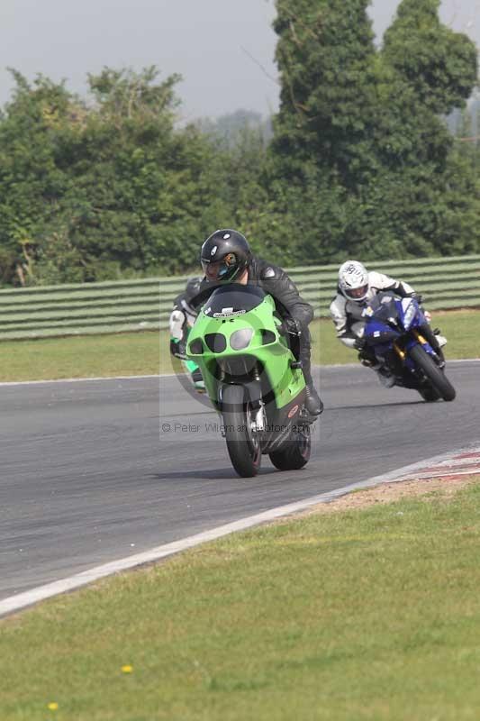 Motorcycle action photographs;Trackday digital images;event digital images;eventdigitalimages;no limits trackday;peter wileman photography;snetterton;snetterton circuit norfolk;snetterton photographs;trackday;trackday photos
