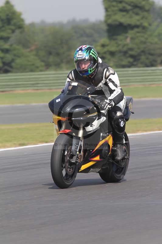 Motorcycle action photographs;Trackday digital images;event digital images;eventdigitalimages;no limits trackday;peter wileman photography;snetterton;snetterton circuit norfolk;snetterton photographs;trackday;trackday photos