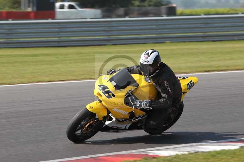 Motorcycle action photographs;Trackday digital images;event digital images;eventdigitalimages;no limits trackday;peter wileman photography;snetterton;snetterton circuit norfolk;snetterton photographs;trackday;trackday photos