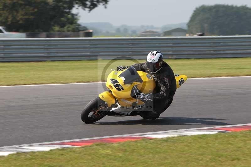 Motorcycle action photographs;Trackday digital images;event digital images;eventdigitalimages;no limits trackday;peter wileman photography;snetterton;snetterton circuit norfolk;snetterton photographs;trackday;trackday photos