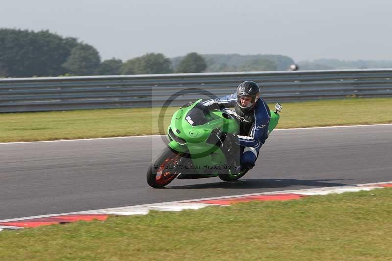 Motorcycle action photographs;Trackday digital images;event digital images;eventdigitalimages;no limits trackday;peter wileman photography;snetterton;snetterton circuit norfolk;snetterton photographs;trackday;trackday photos