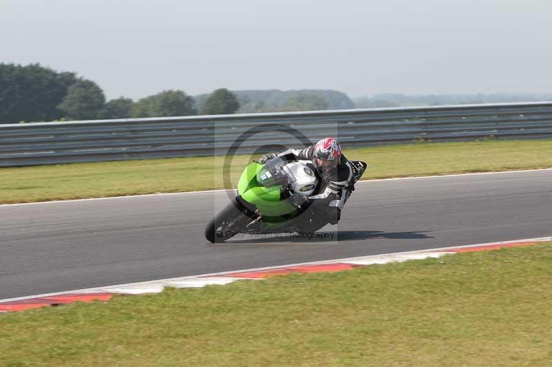 Motorcycle action photographs;Trackday digital images;event digital images;eventdigitalimages;no limits trackday;peter wileman photography;snetterton;snetterton circuit norfolk;snetterton photographs;trackday;trackday photos