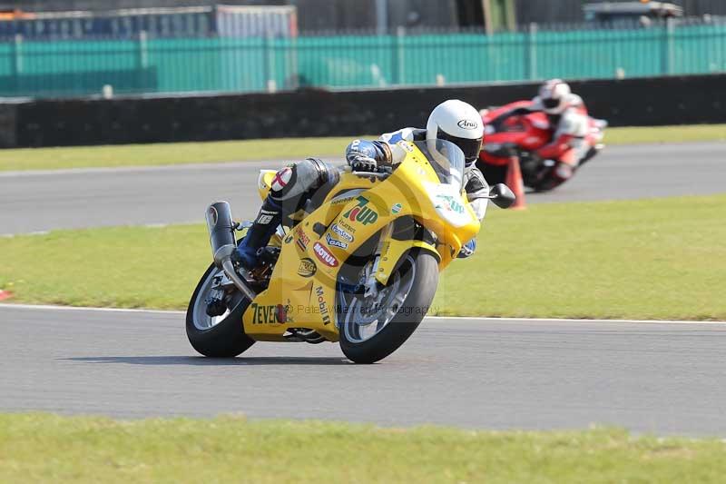 Motorcycle action photographs;Trackday digital images;event digital images;eventdigitalimages;no limits trackday;peter wileman photography;snetterton;snetterton circuit norfolk;snetterton photographs;trackday;trackday photos