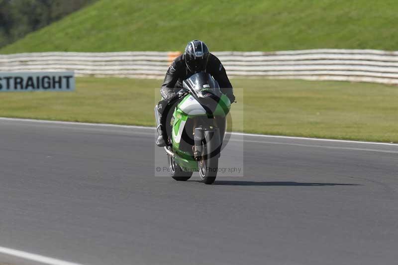 Motorcycle action photographs;Trackday digital images;event digital images;eventdigitalimages;no limits trackday;peter wileman photography;snetterton;snetterton circuit norfolk;snetterton photographs;trackday;trackday photos