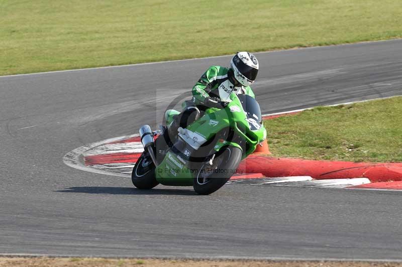 Motorcycle action photographs;Trackday digital images;event digital images;eventdigitalimages;no limits trackday;peter wileman photography;snetterton;snetterton circuit norfolk;snetterton photographs;trackday;trackday photos