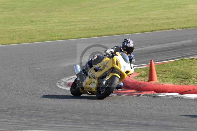 Motorcycle action photographs;Trackday digital images;event digital images;eventdigitalimages;no limits trackday;peter wileman photography;snetterton;snetterton circuit norfolk;snetterton photographs;trackday;trackday photos