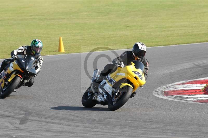 Motorcycle action photographs;Trackday digital images;event digital images;eventdigitalimages;no limits trackday;peter wileman photography;snetterton;snetterton circuit norfolk;snetterton photographs;trackday;trackday photos