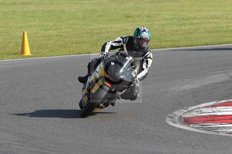Motorcycle action photographs;Trackday digital images;event digital images;eventdigitalimages;no limits trackday;peter wileman photography;snetterton;snetterton circuit norfolk;snetterton photographs;trackday;trackday photos