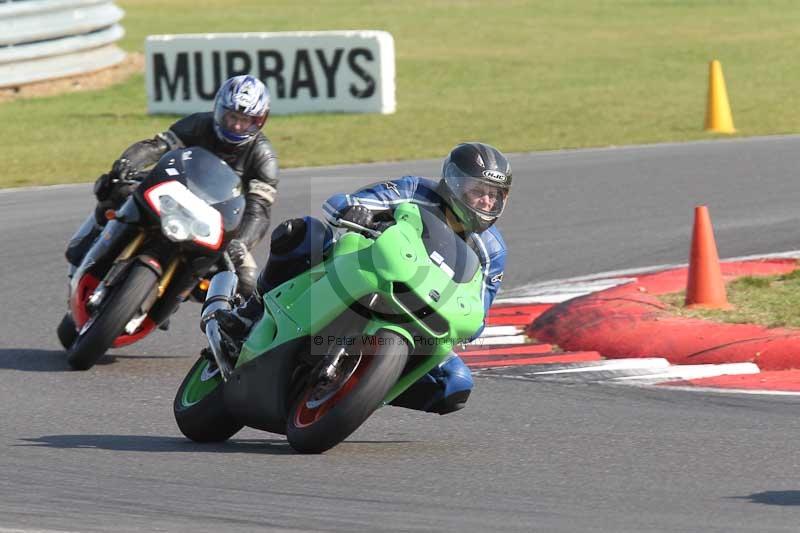Motorcycle action photographs;Trackday digital images;event digital images;eventdigitalimages;no limits trackday;peter wileman photography;snetterton;snetterton circuit norfolk;snetterton photographs;trackday;trackday photos