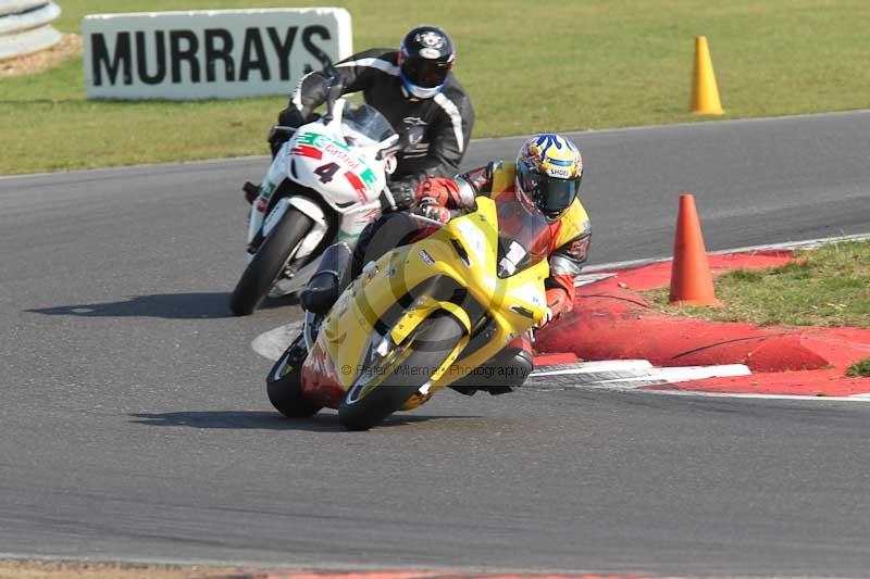 Motorcycle action photographs;Trackday digital images;event digital images;eventdigitalimages;no limits trackday;peter wileman photography;snetterton;snetterton circuit norfolk;snetterton photographs;trackday;trackday photos
