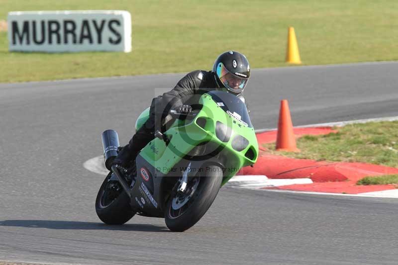 Motorcycle action photographs;Trackday digital images;event digital images;eventdigitalimages;no limits trackday;peter wileman photography;snetterton;snetterton circuit norfolk;snetterton photographs;trackday;trackday photos