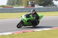 Motorcycle-action-photographs;Trackday-digital-images;event-digital-images;eventdigitalimages;no-limits-trackday;peter-wileman-photography;snetterton;snetterton-circuit-norfolk;snetterton-photographs;trackday;trackday-photos
