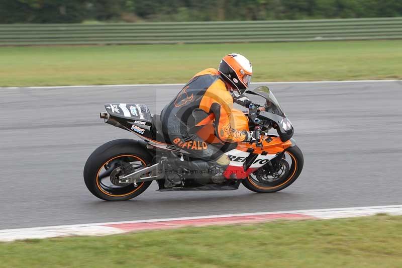 Motorcycle action photographs;Trackday digital images;event digital images;eventdigitalimages;no limits trackday;peter wileman photography;snetterton;snetterton circuit norfolk;snetterton photographs;trackday;trackday photos