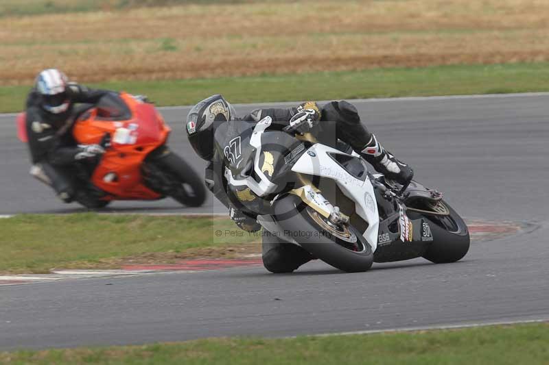 Motorcycle action photographs;Trackday digital images;event digital images;eventdigitalimages;no limits trackday;peter wileman photography;snetterton;snetterton circuit norfolk;snetterton photographs;trackday;trackday photos