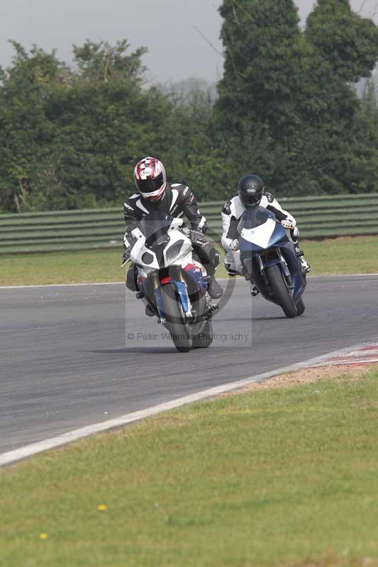 Motorcycle action photographs;Trackday digital images;event digital images;eventdigitalimages;no limits trackday;peter wileman photography;snetterton;snetterton circuit norfolk;snetterton photographs;trackday;trackday photos